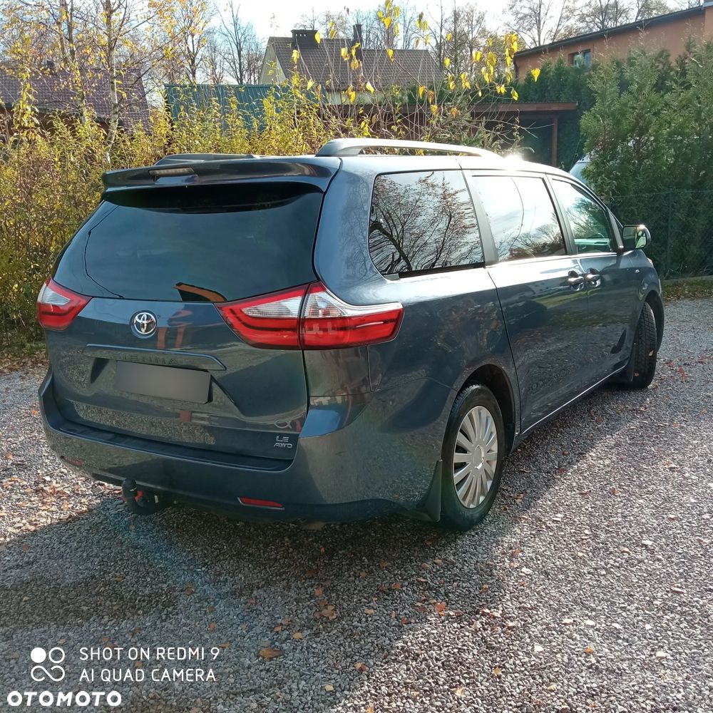 Toyota Sienna - 6