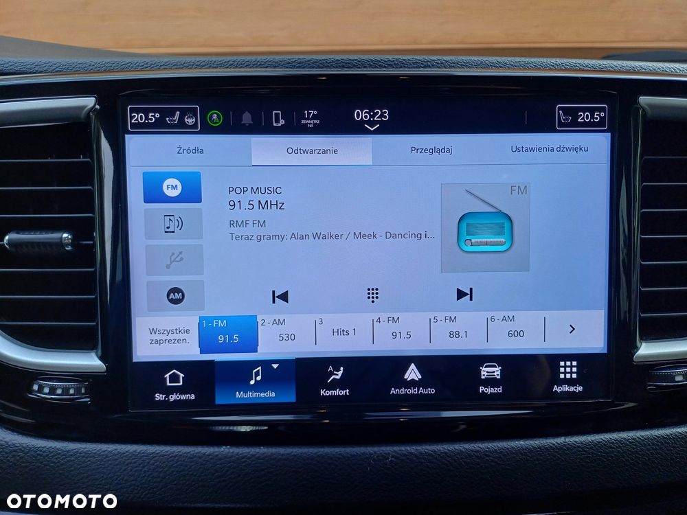 Chrysler Pacifica - 17