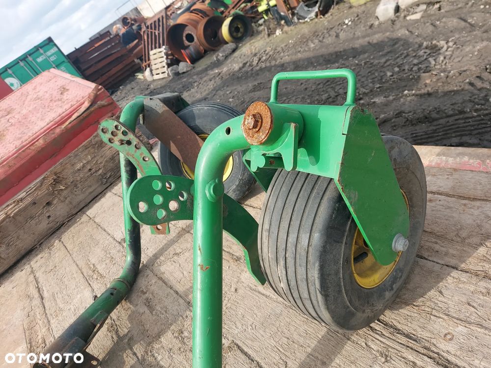 Koło koła ramiona podbieracza skrętne DC204232 DC203465 JOHN DEERE 592 2005r - 4