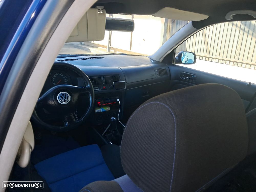VW Golf 1.9 TDi 25 Anos - 13