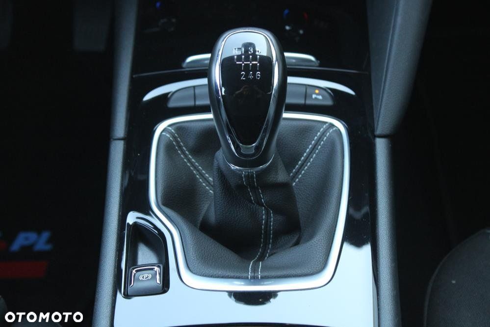 Opel Insignia - 18