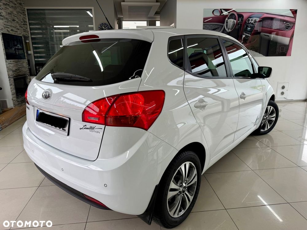 Kia Venga - 25