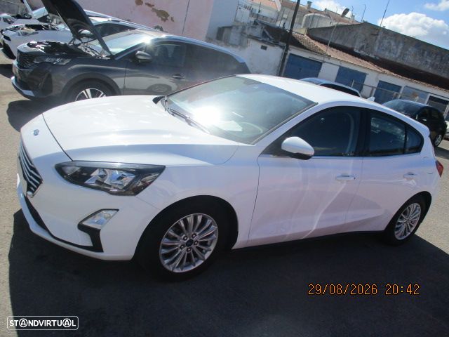 Ford Focus 1.5 TDCi DPF S&S Business - 4
