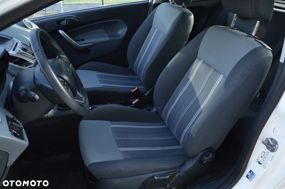 Ford Fiesta 1.3 Style - 10