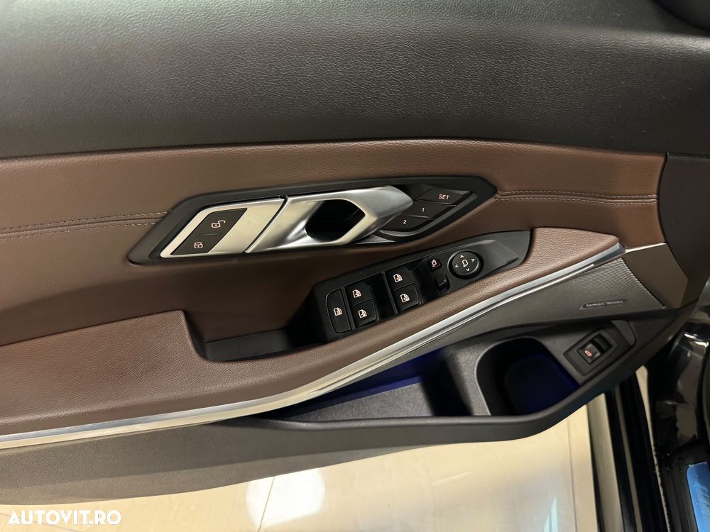 BMW Seria 3 330i xDrive AT - 17