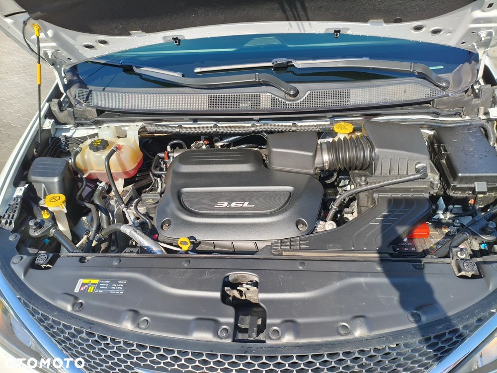 Chrysler Pacifica - 21