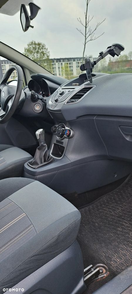 Ford Fiesta - 11