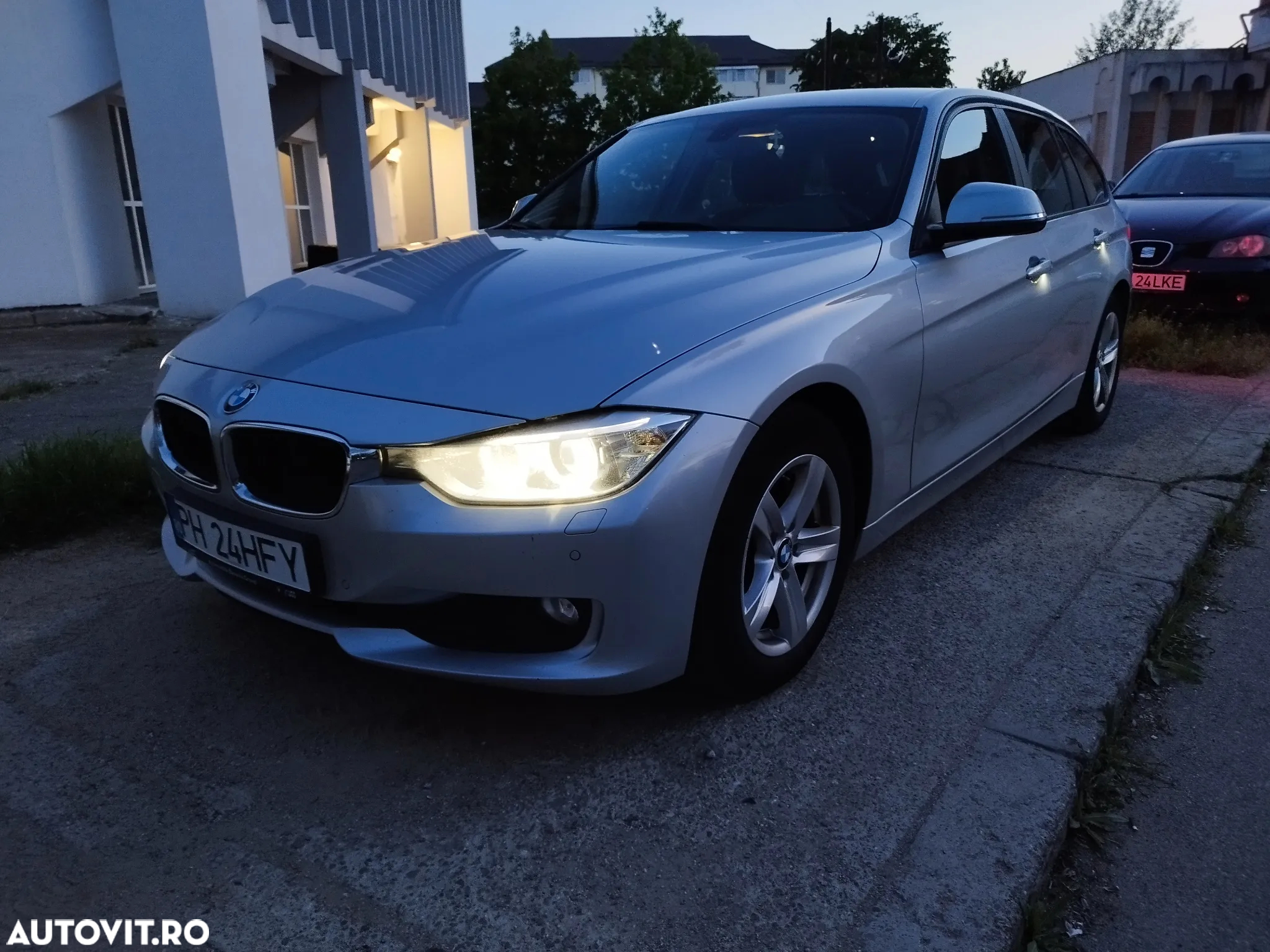 BMW Seria 3 320d Touring Aut. Efficient Dynamics Edition Blue Perf. Sport Line - 38