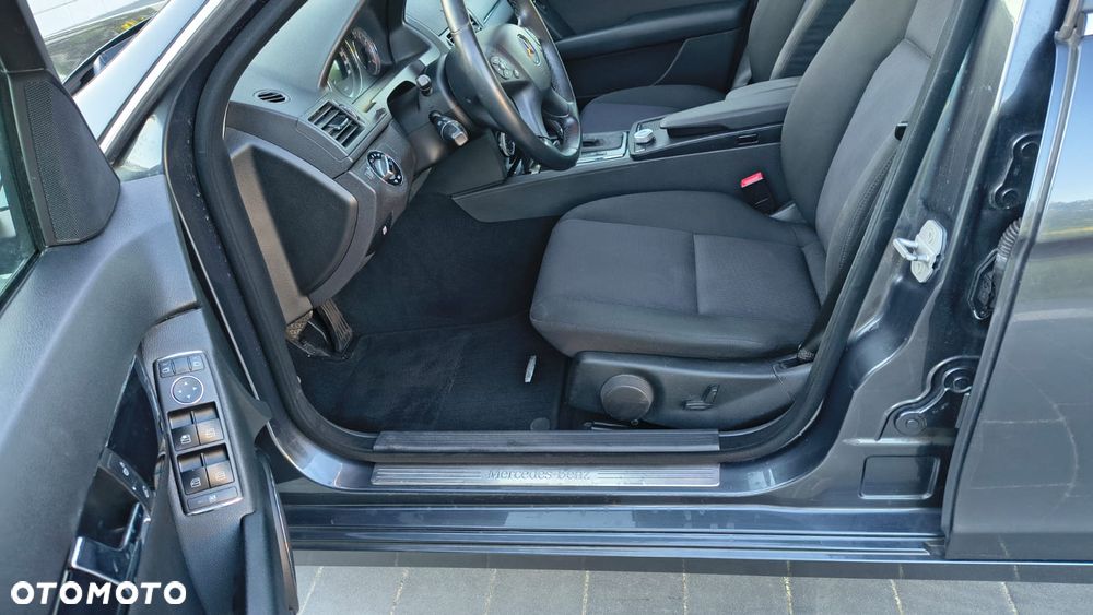 Mercedes-Benz Klasa C 180 Kompressor Automatik BlueEFFICIENCY - 13