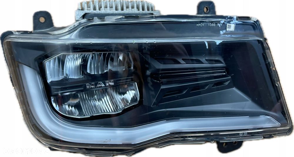 MAN TG TGX PRAWA FULL LED LAMPA PRZÓD PRZEDNIA 81.25101-6806 08.06.20 - 2