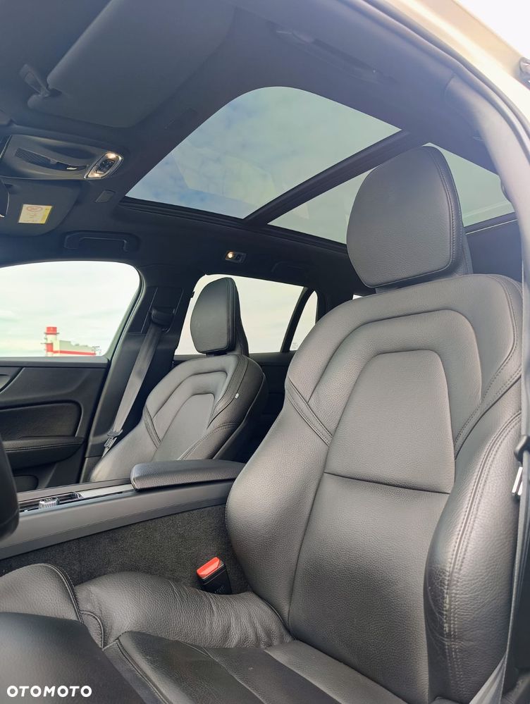 Volvo V60 T5 Geartronic R-Design - 18