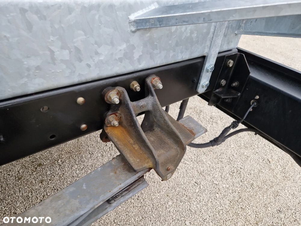 Nissan Atleon 3.0 - 11