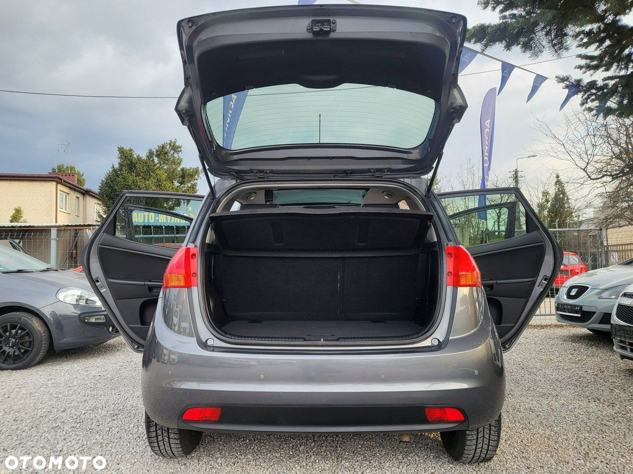 Kia Venga - 10