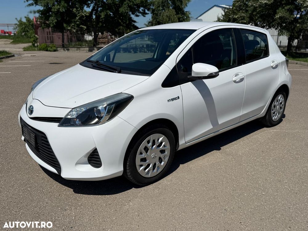 Toyota Yaris 1.5 VVT-i HSD Sol - 1