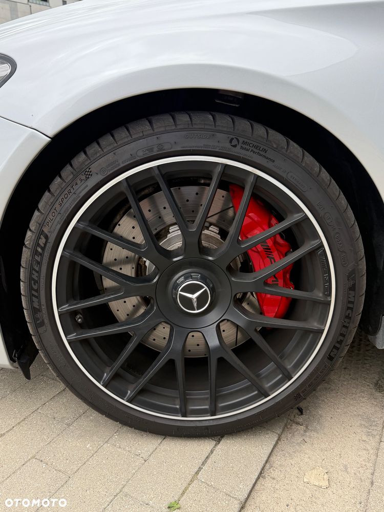 Mercedes-Benz Klasa C AMG 63 S AMG Speedshift 7G-MCT - 21