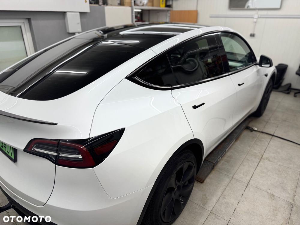 Tesla Model Y RWD - 10