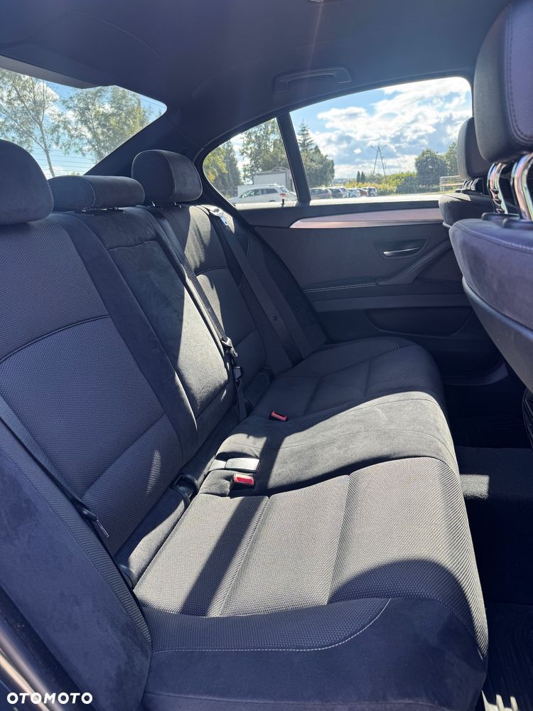 BMW Seria 5 528i xDrive - 8
