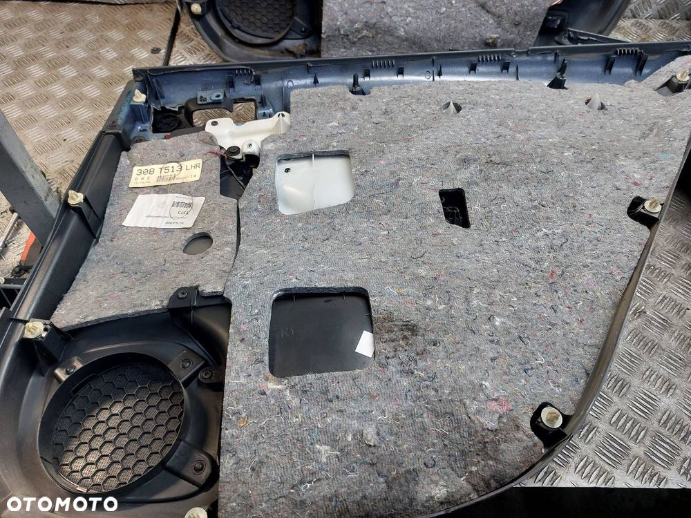 BOCZEK BOCZKI DRZWI KOMPLET TOYOTA AVENSIS T25 KOMBI - 9