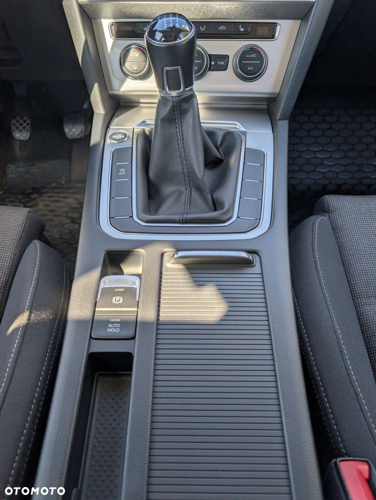 Volkswagen Passat 1.5 TSI EVO Comfortline - 11
