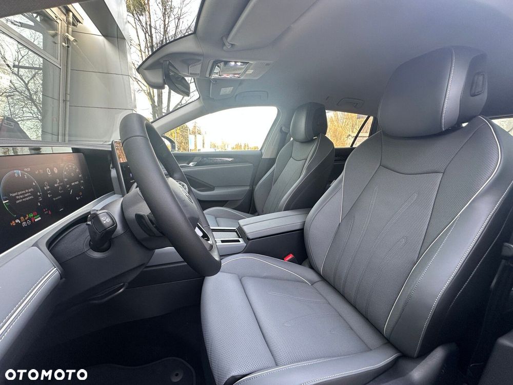 Volkswagen Passat - 13