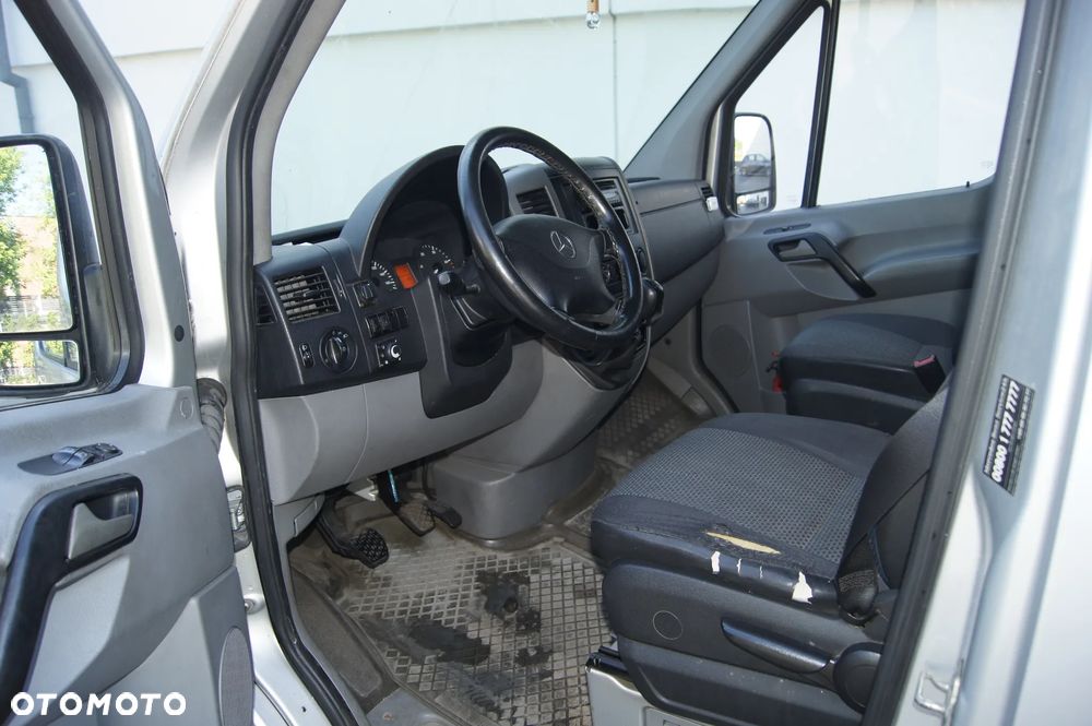 Mercedes-Benz Sprinter - 2