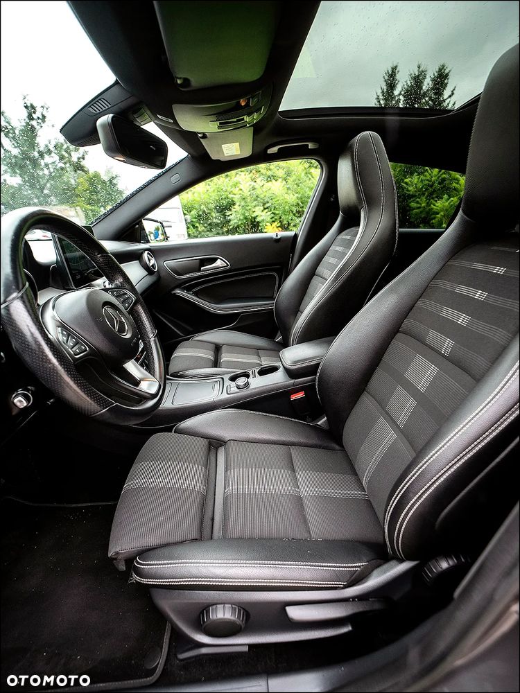 Mercedes-Benz CLA - 32