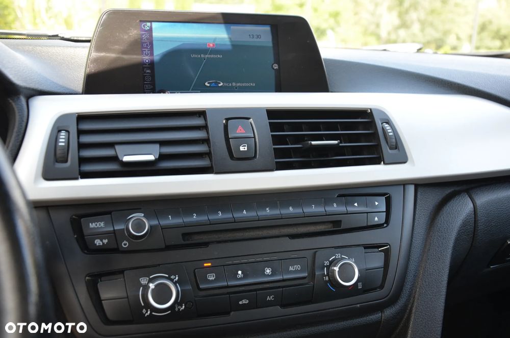 BMW Seria 3 316d Luxury Line - 16