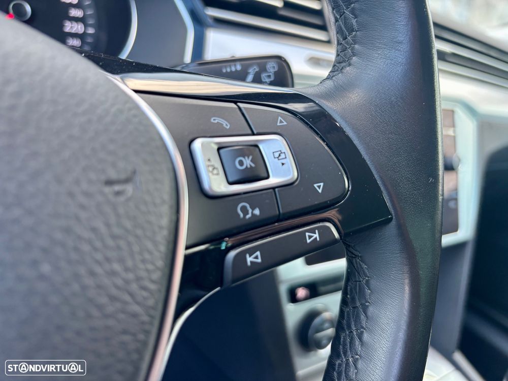 VW Passat Variant 1.6 TDI Highline - 40