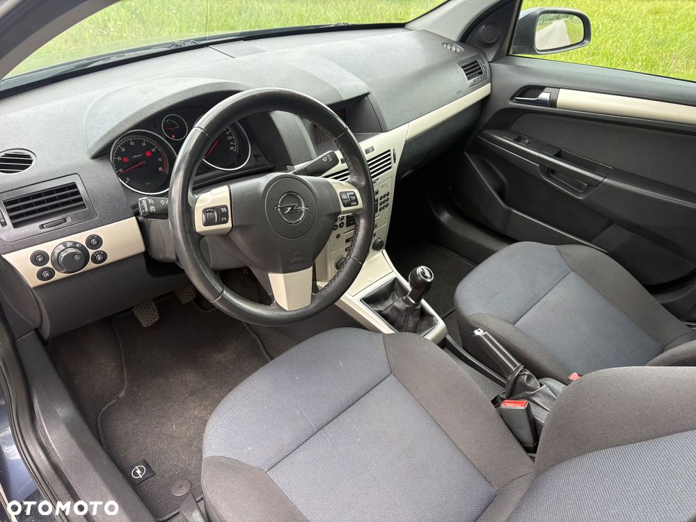 Opel Astra 1.6 Color Edition - 20
