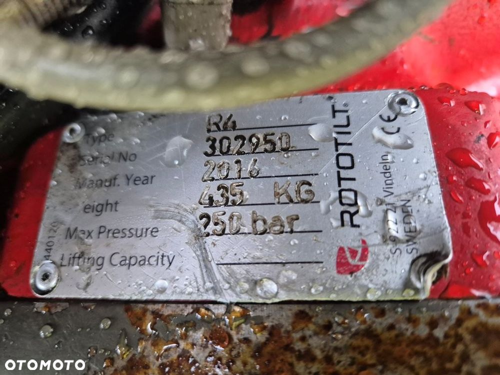 Komatsu PW148-10 - 12