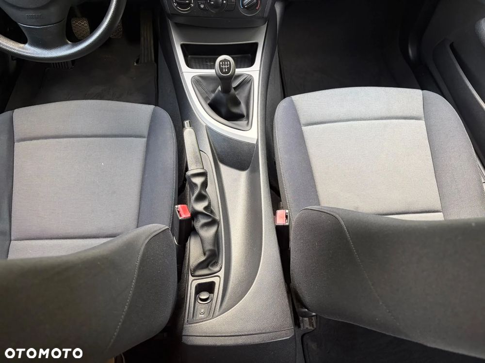 BMW Seria 1 - 21