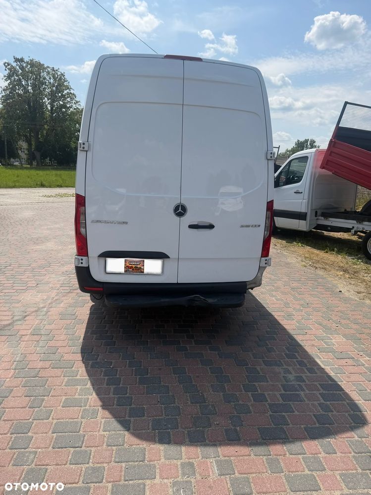 Mercedes-Benz Sprinter - 4