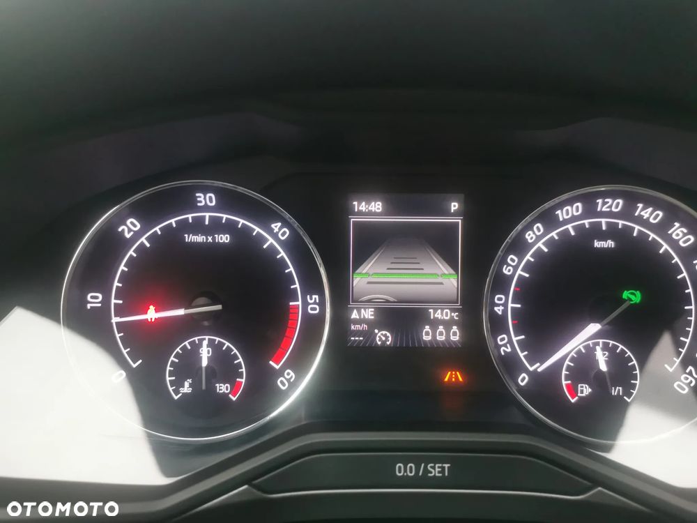 Skoda Superb 2.0 TDI DSG Premium Edition - 31