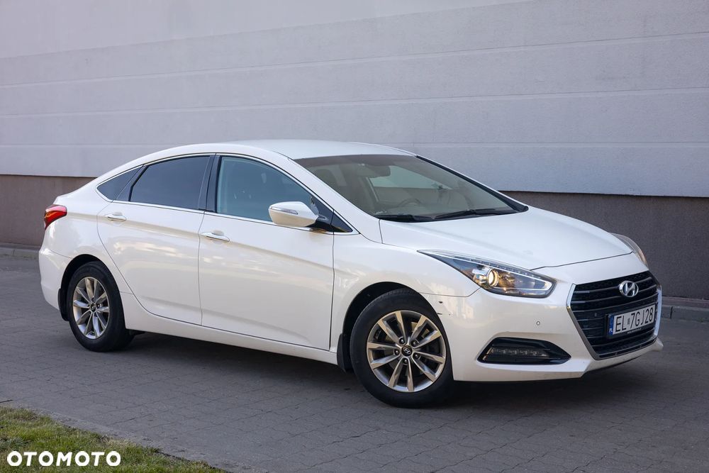 Hyundai i40 1.7 CRDi Comfort DCT - 1