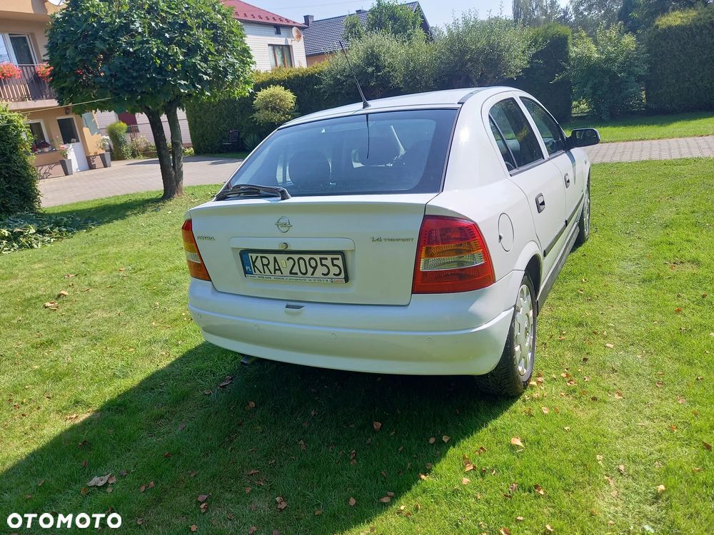 Opel Astra 1.4 - 4