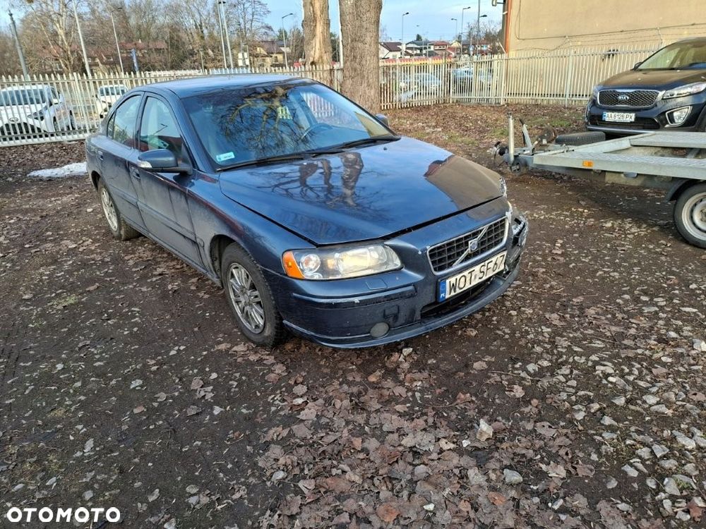 Volvo S60 2.4 Momentum - 1