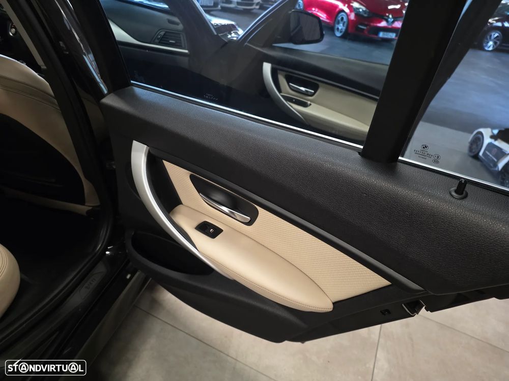 BMW 320 d Aut. Efficient Dynamics Edition Sport Line - 21