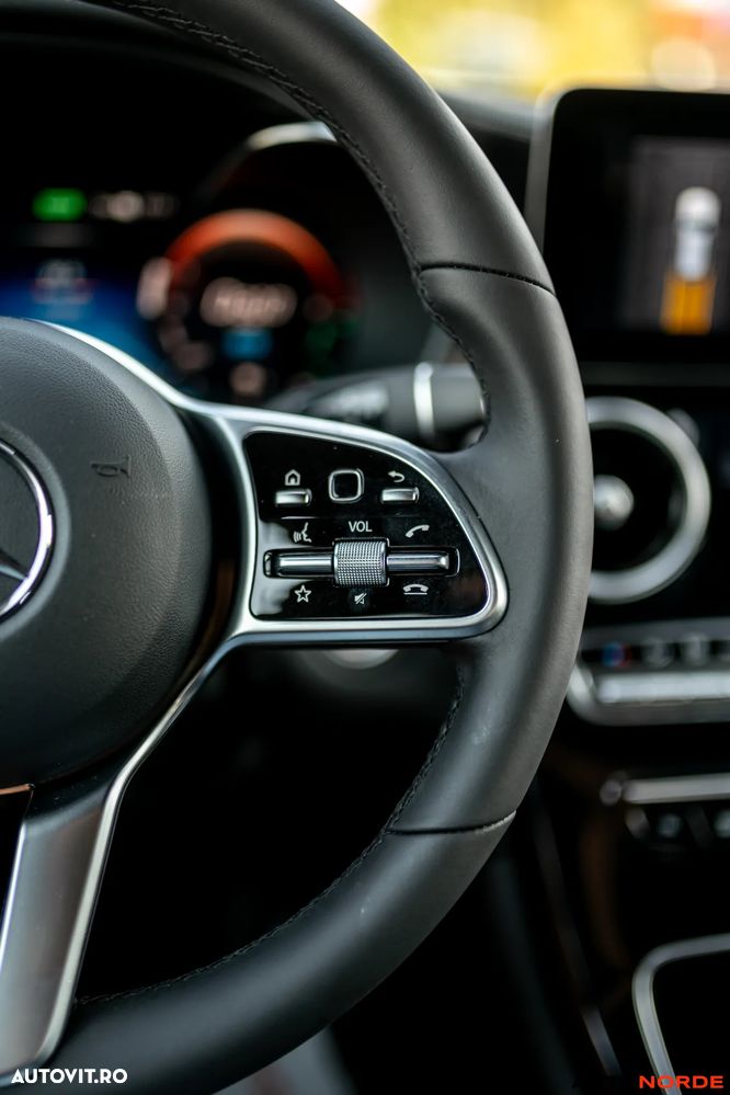 Mercedes-Benz GLC - 25