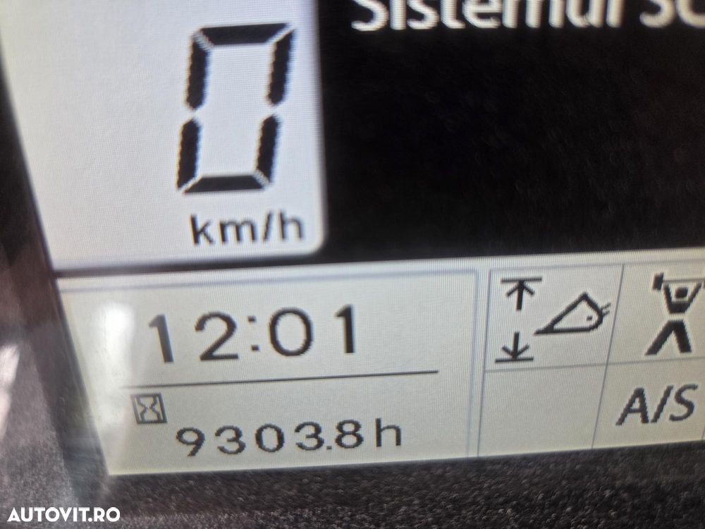 Hitachi Cupa 5mc, 28tone, ANVELOPE NOI, VIRARE prin JOYSTICk, Gresare automata, Inaltiime basculare cupa 4,3m, Lama noua la cupa, produs in JAPONIA, camera luat vederi spate, posibilitate leasing, motor 282 CP, STARE BUNA, PROMOTIE 86.900 EUR+tva - 3