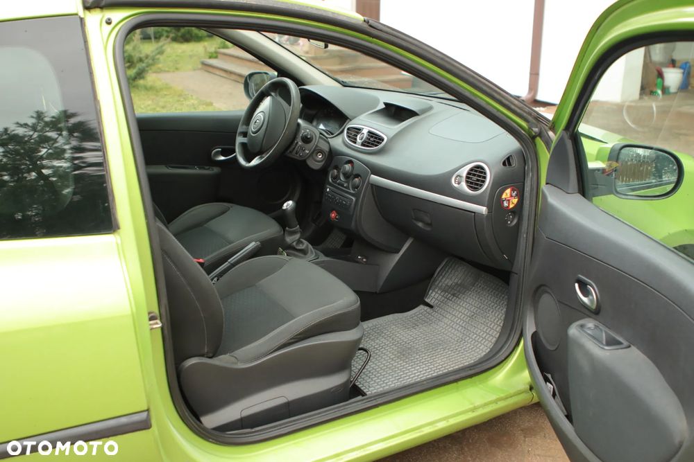 Renault Clio 1.2 16V Alize - 7