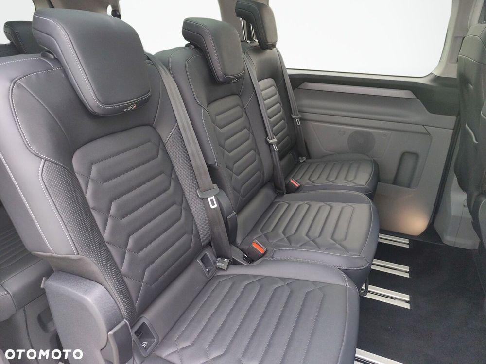 Ford Tourneo Custom - 17