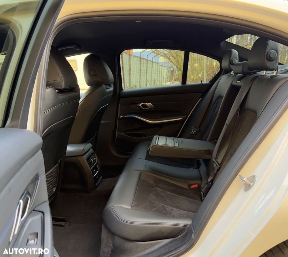BMW Seria 3 330e Aut. M Sport - 12