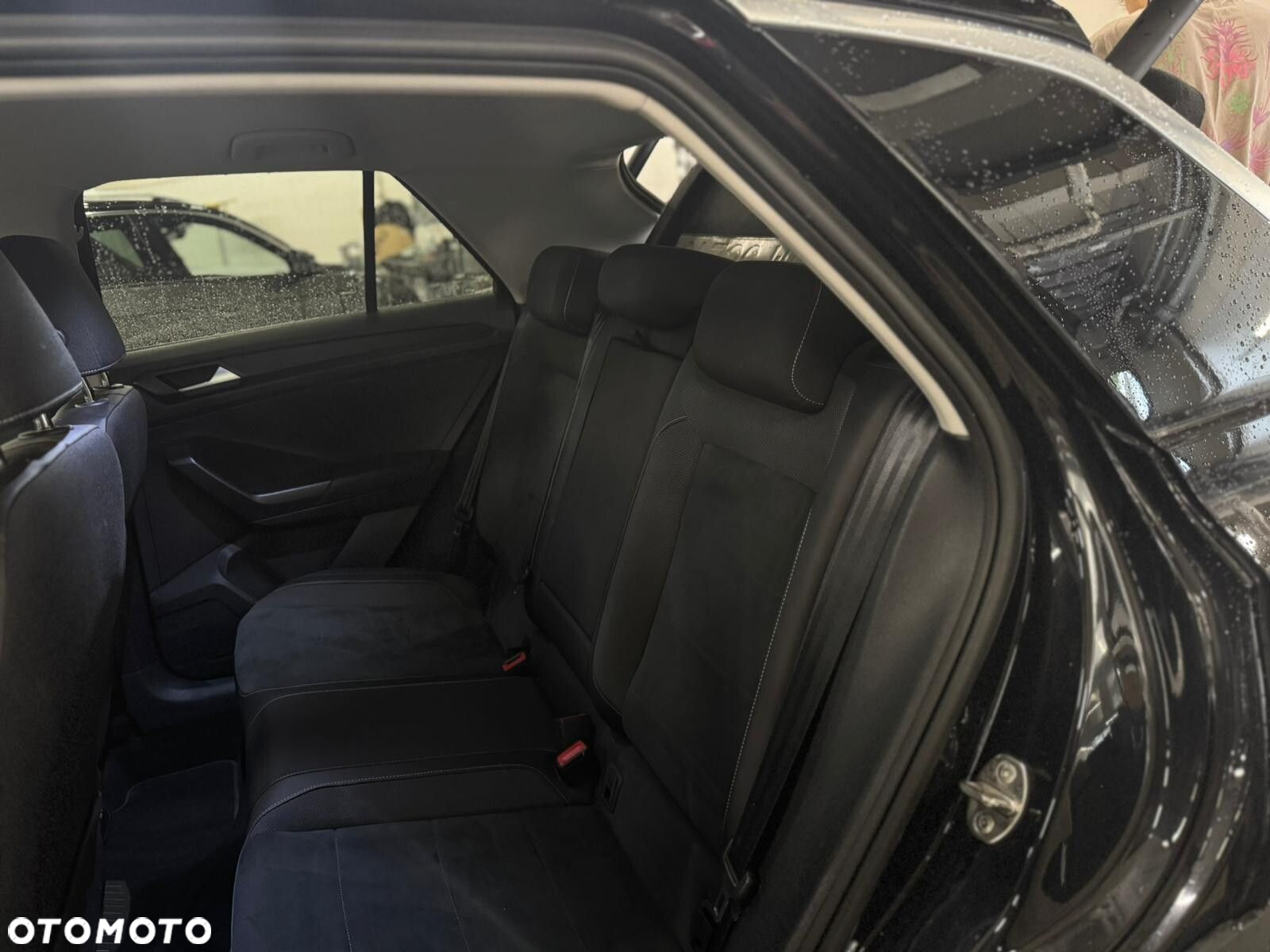 Volkswagen T-Roc - 18