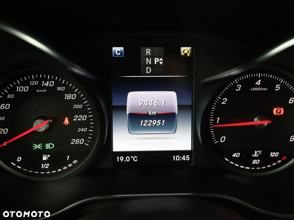 Mercedes-Benz GLC - 23