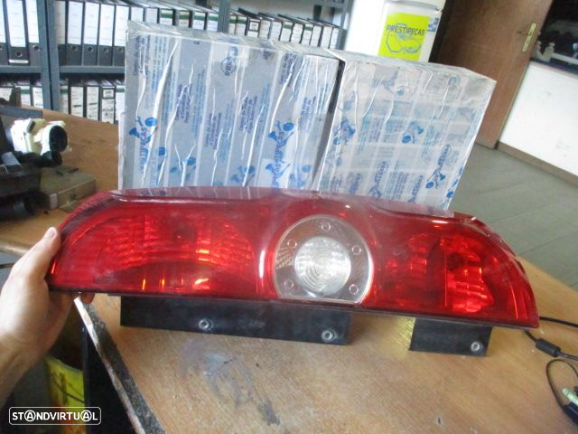Farol Tras 02037099900010 FIAT DOBLO CARGO 2014 1.3 JTD 90CV 5P BRANCO Drt Mako - 5