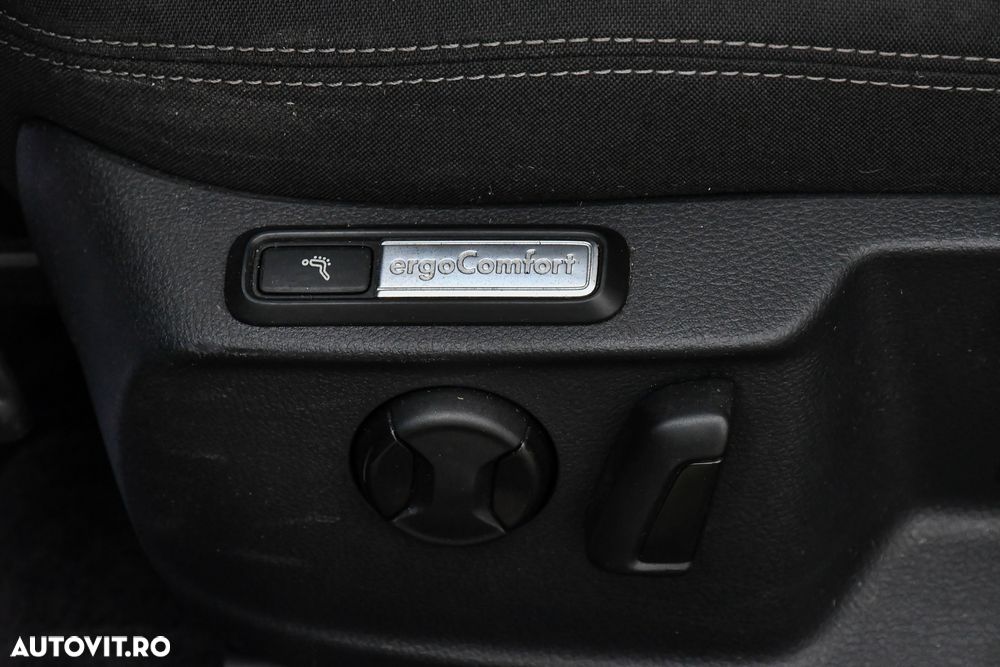 Volkswagen Passat 2.0 TDI DSG Comfortline - 24