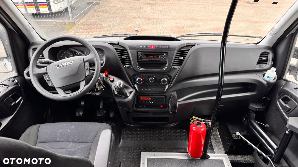 Iveco Daily /23miejsca /mały przebieg /klimatyzacja/ euro6 / Cena:148000 zł netto - 13