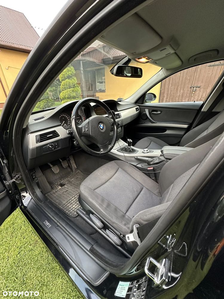 BMW Seria 3 320d - 15