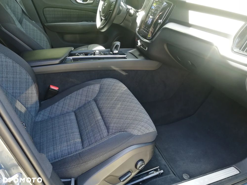 Volvo V60 B3 B Plus Bright - 19