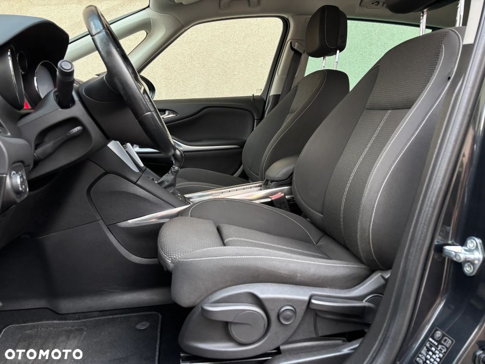 Opel Zafira Tourer 1.4 Turbo drive - 23